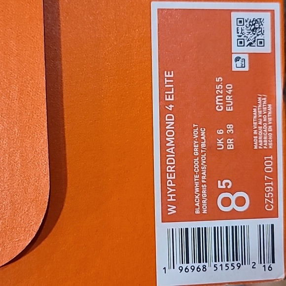 Nike Women's Hyperdiamond 4 Elite Metal Fastpitch Softball Cleats - Picture 8 of 9